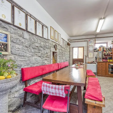 Holiday home Tourist Farm Pri Zivcovih